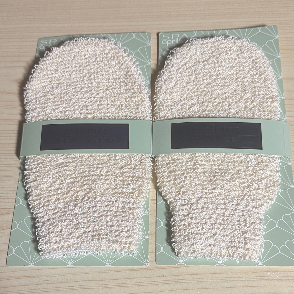 Exquisite Cream Bath Mitts for Gentle Cleansing